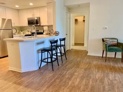 Breakfast bar and entry hallway view