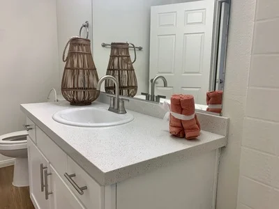 Upgraded bathroom fixtures