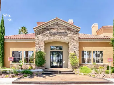 Entrance to the Ritiro leasing office